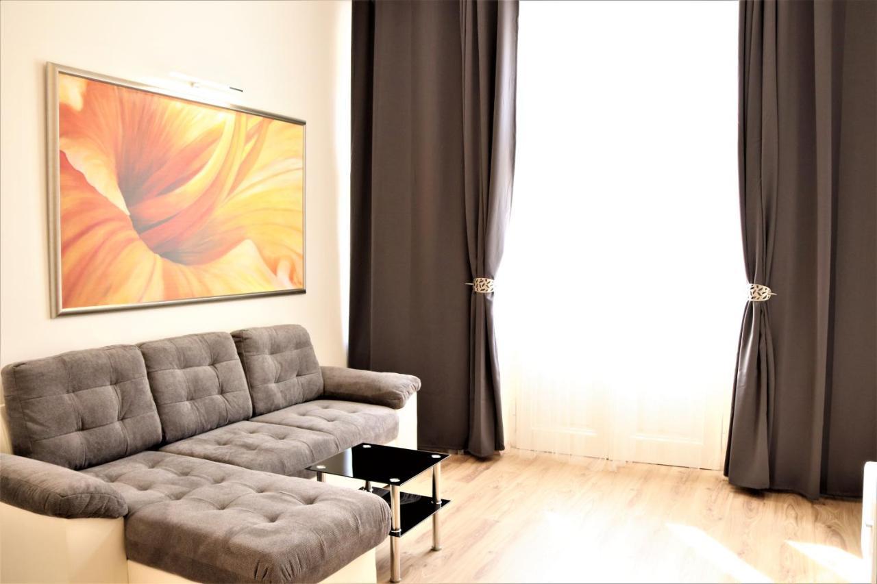 Flowers Aparthotel Praha